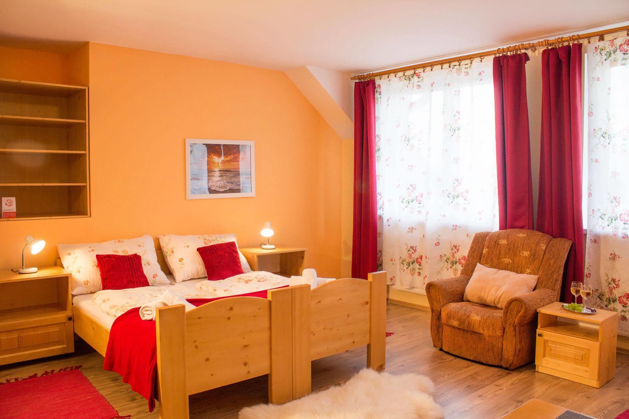 Apartmany Renomal Татранска Ломница Экстерьер фото